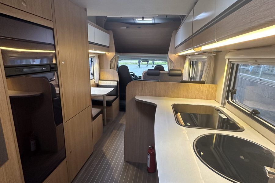 Fiat Ducato Motorhome – 6 Person with Bunk bed