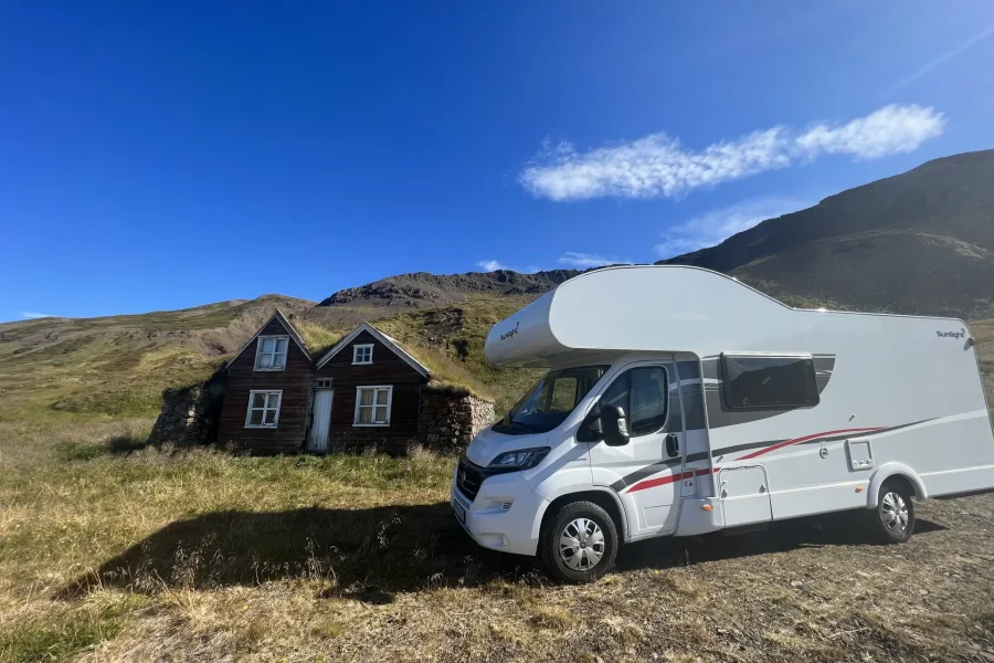 Fiat Ducato Motorhome – 6 Person with Bunk bed
